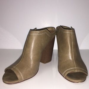 indigo rd. bootie sandal 👡